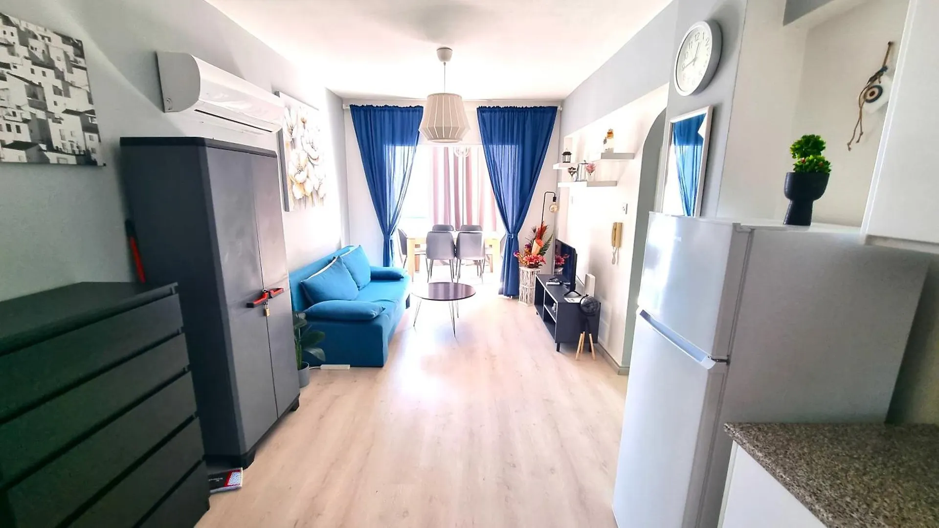 2Br Apt Coastal Comfort With Internet Access 라르나카 0*,  키프로스