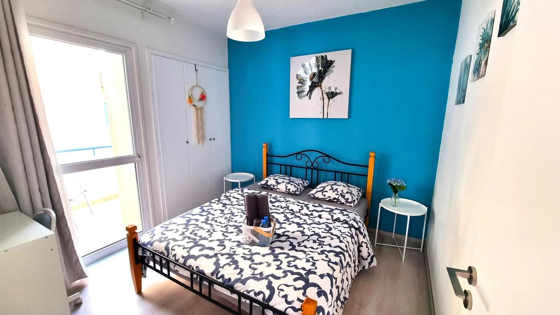 아파트 2Br Apt Coastal Comfort With Internet Access 라르나카